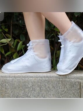2 Pairs of Waterproof White Shoe Covers for Women